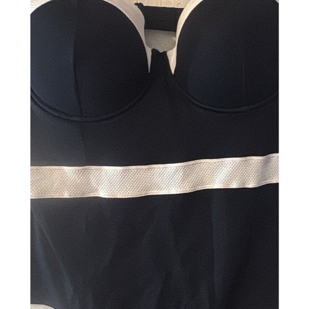 TORRID!Push Up Swimsuit Black White Textured Size 3 Plus Beach Pool Vacation 3X - Picture 11 of 12